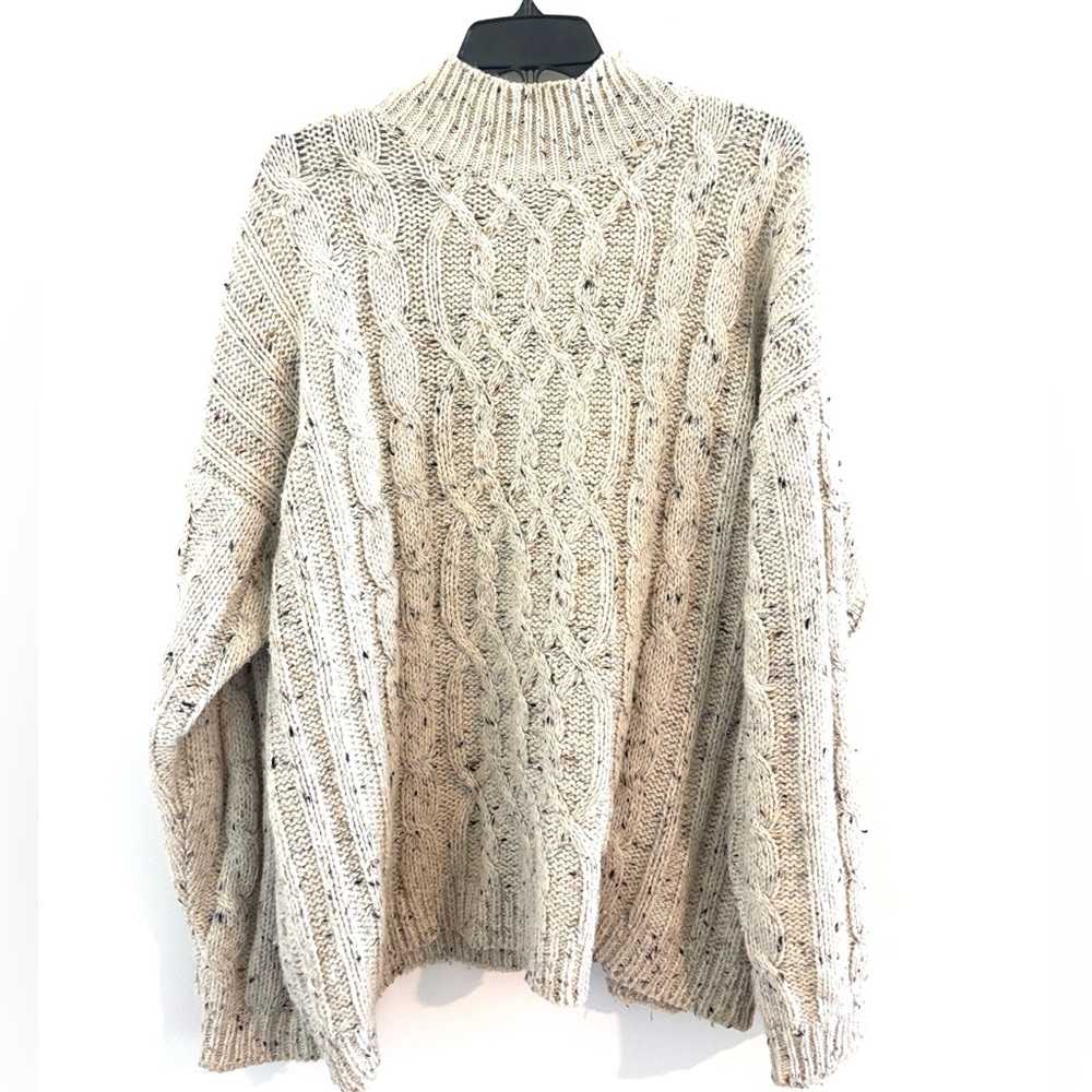 American Eagle Size L Women’s Chunky Cable Knit Sweater